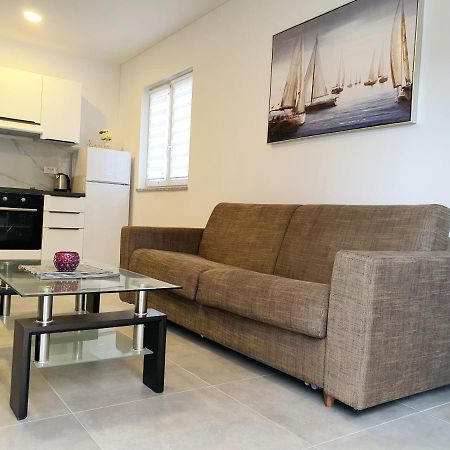 Sea Star Apartments Pjescana Uvala Extérieur photo