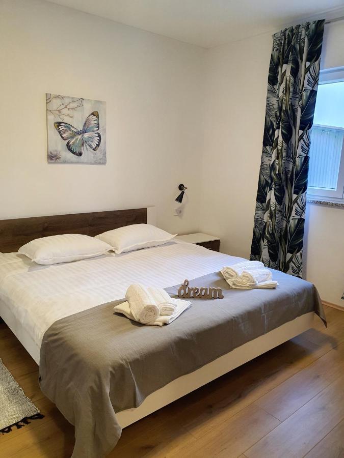 Sea Star Apartments Pjescana Uvala Extérieur photo