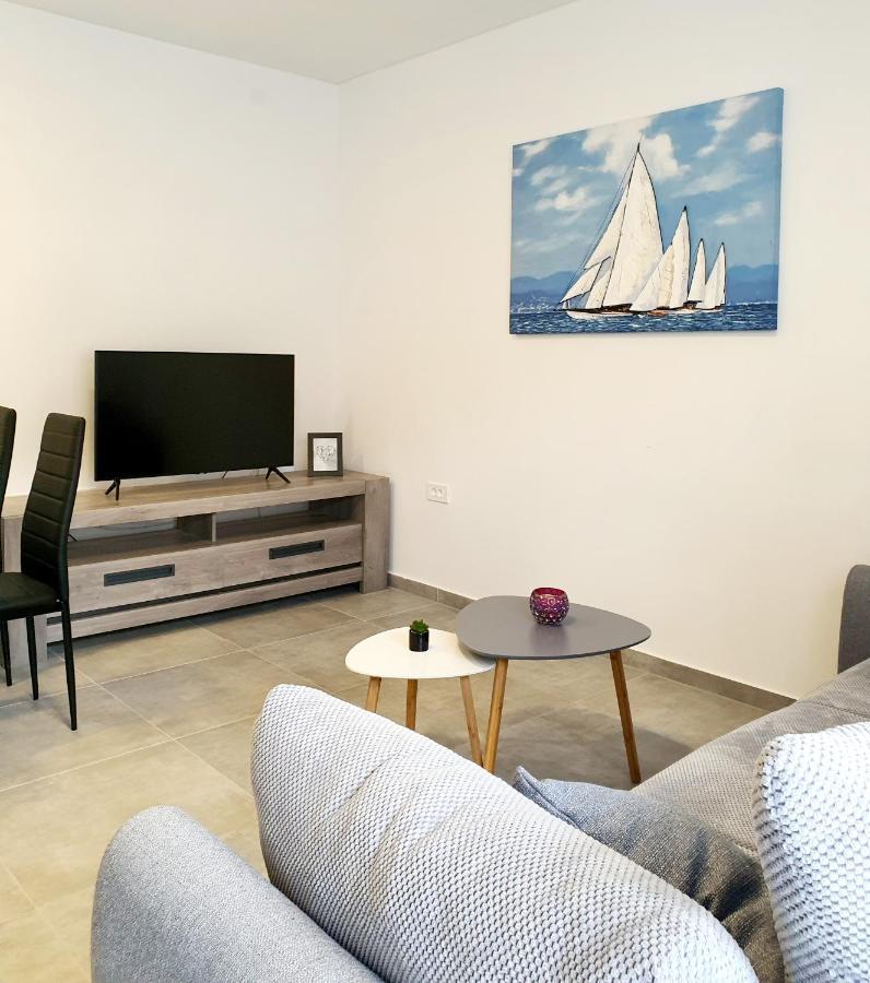 Sea Star Apartments Pjescana Uvala Extérieur photo