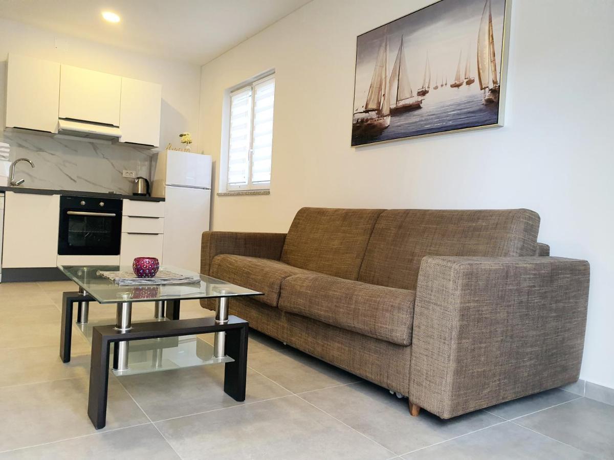 Sea Star Apartments Pjescana Uvala Extérieur photo